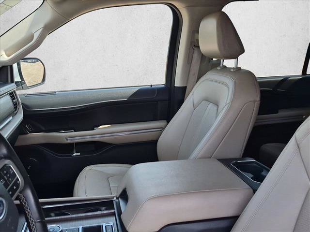 Used 2024 Ford Expedition Limited RWD image 16