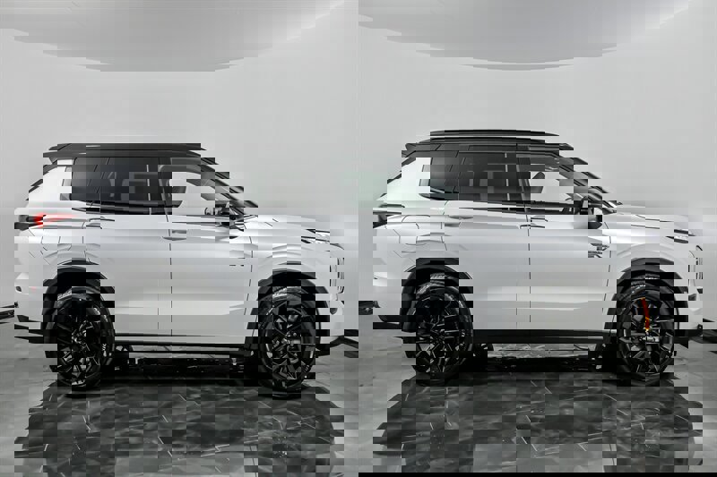 New 2025 Mitsubishi Outlander SEL Black Edition image 9