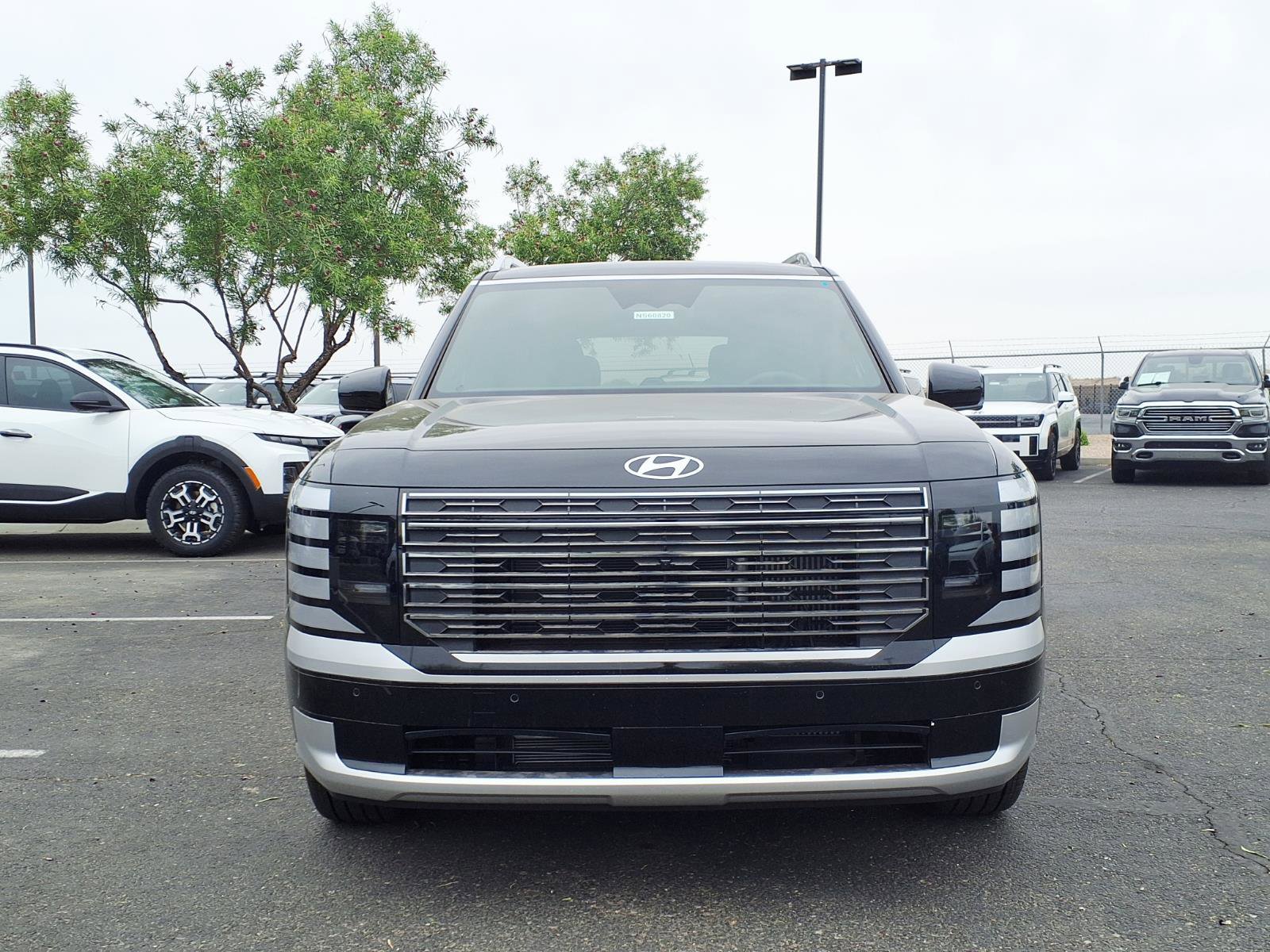 New 2026 Hyundai Palisade Calligraphy FWD image 2