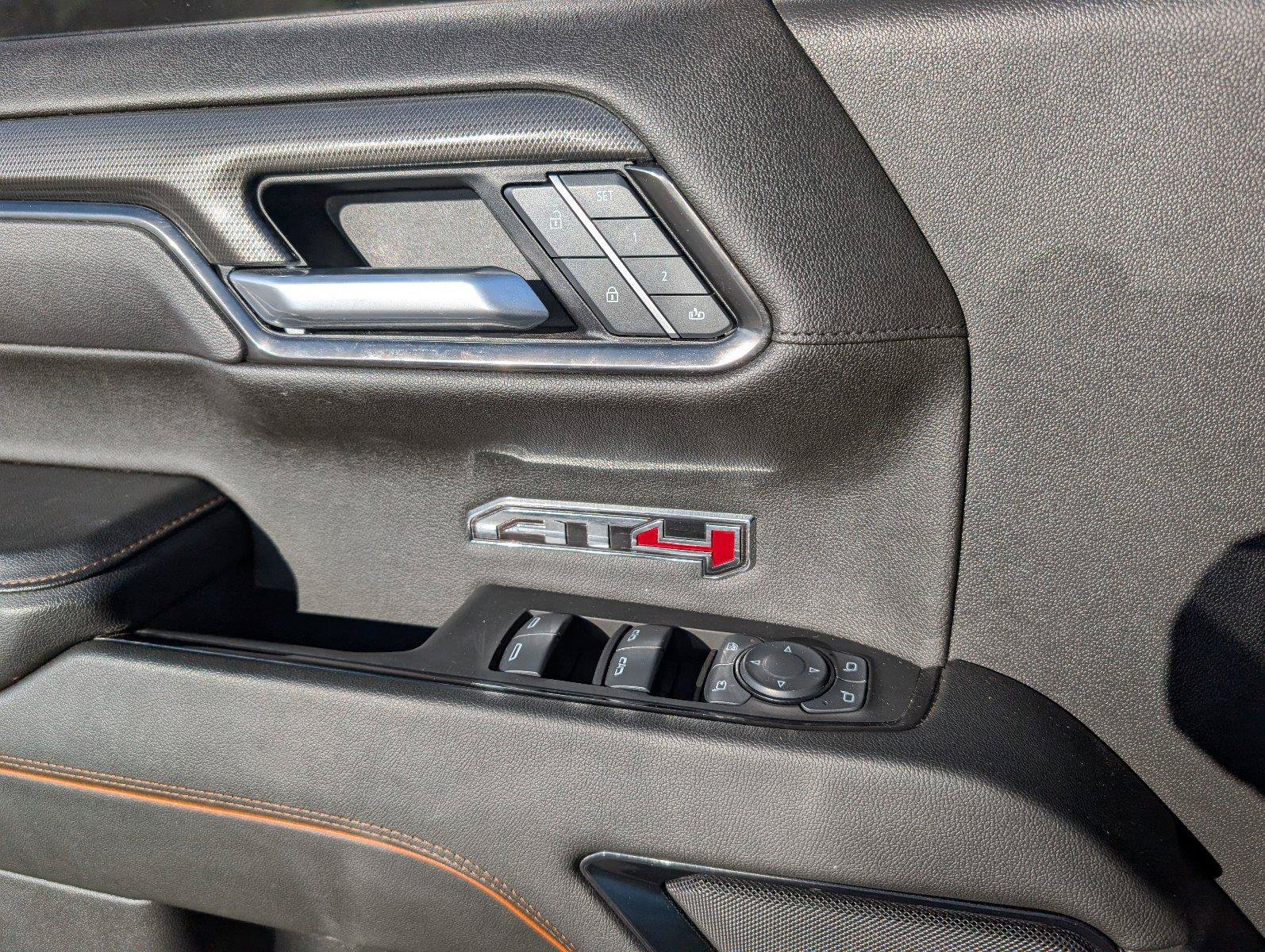 Used 2025 GMC Sierra 1500 AT4 w/ AT4 Premium Package AWD/4WD image 18