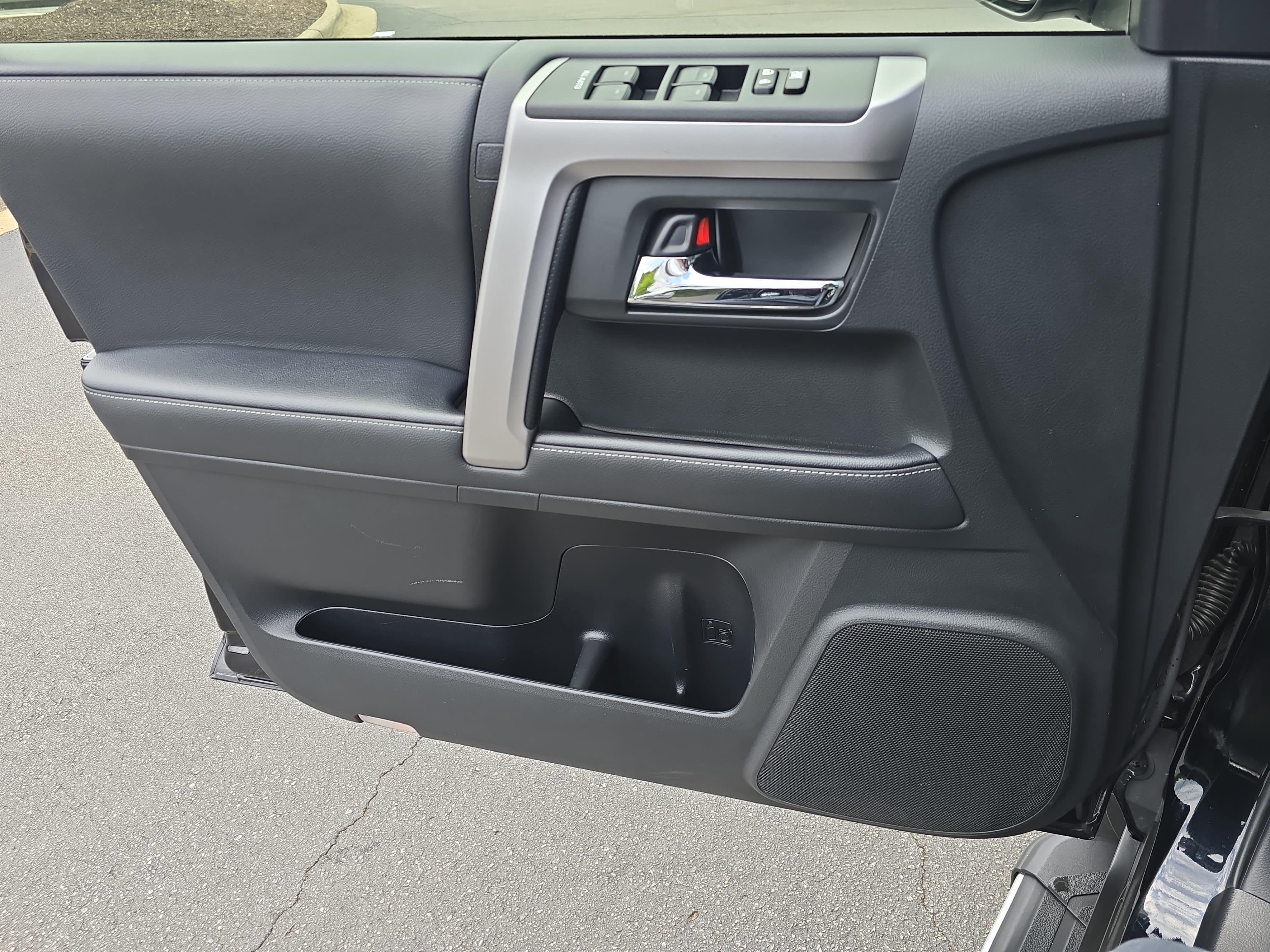 Used 2021 Toyota 4Runner SR5 Premium w/ Moonroof Package AWD/4WD image 28