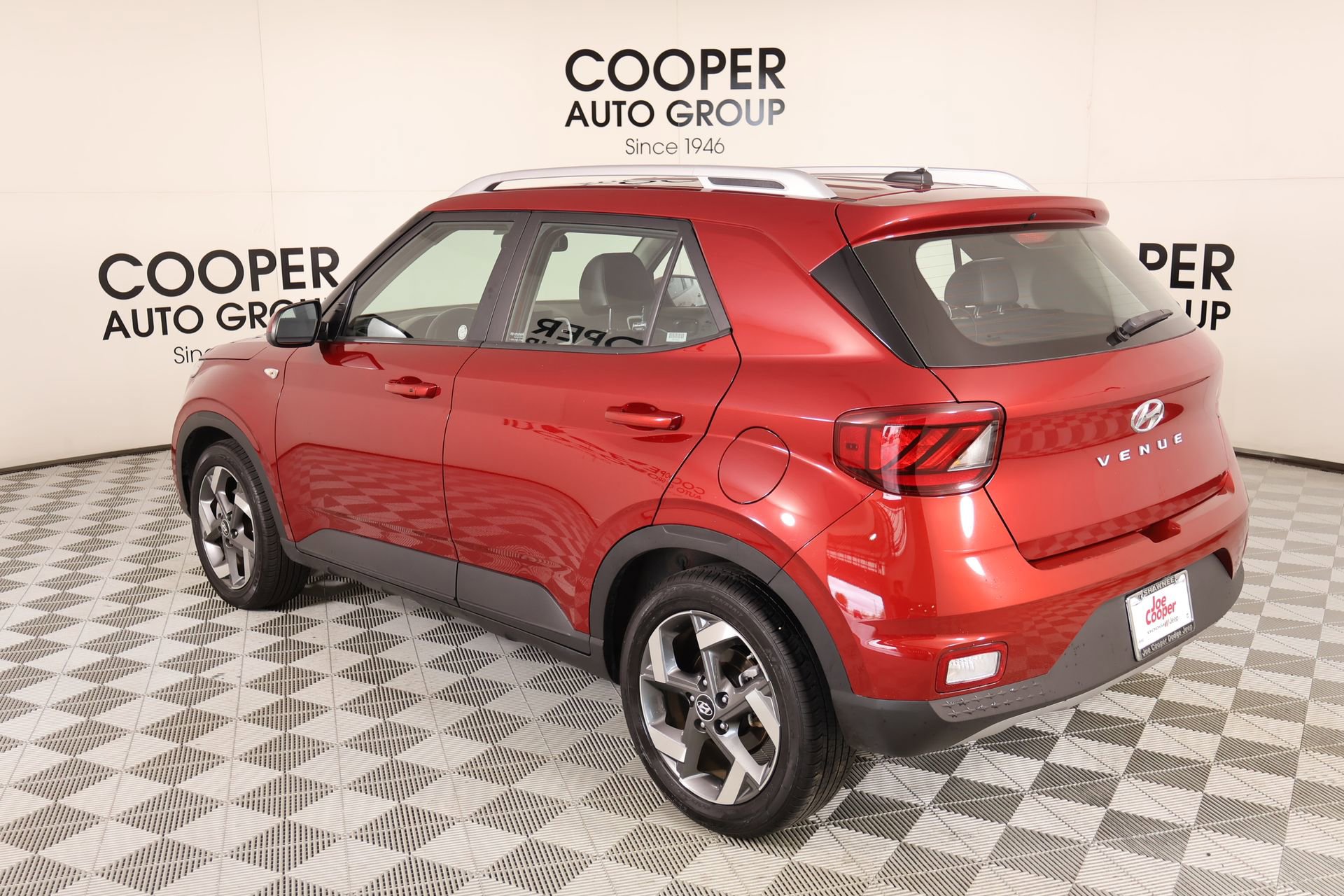 Used 2025 Hyundai Venue Limited FWD image 23