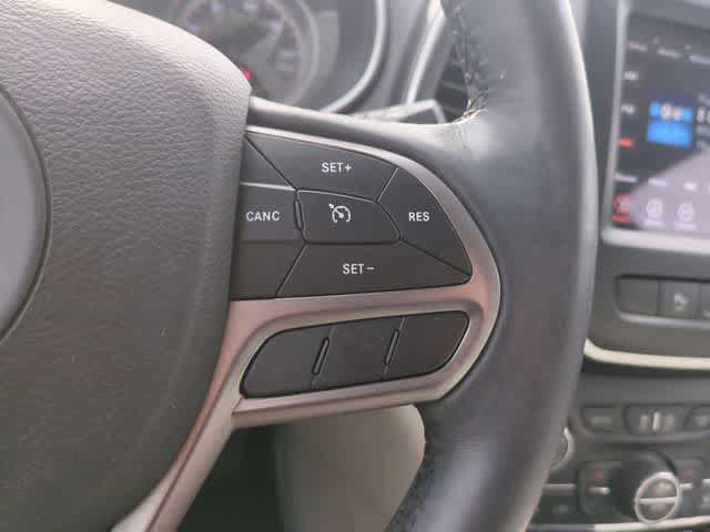Certified 2021 Jeep Cherokee Latitude Lux w/ Comfort/Convenience Group AWD/4WD image 25