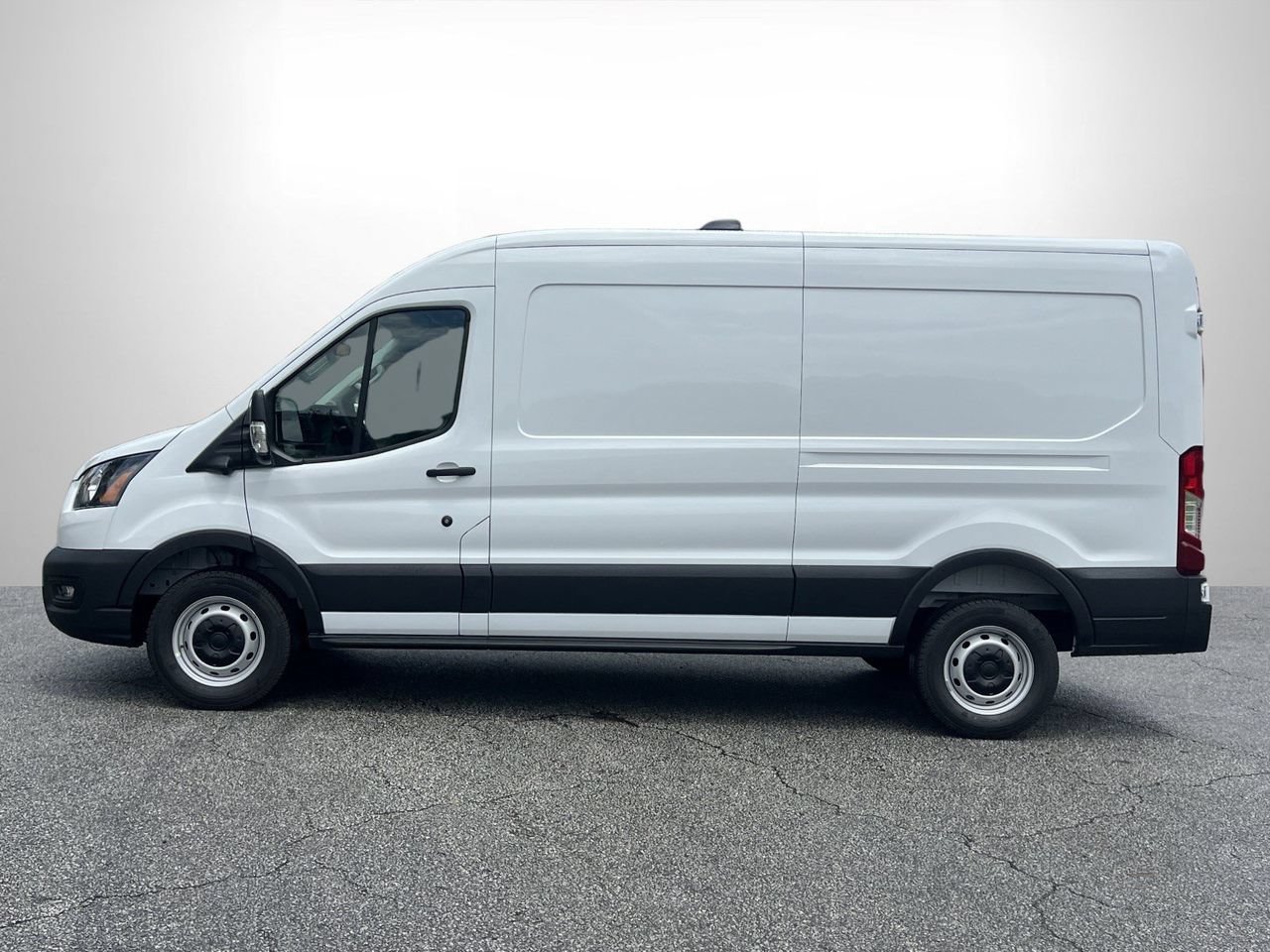 New 2026 Ford Transit 250 148 Medium Roof w/ Load Area Protection Package RWD image 20