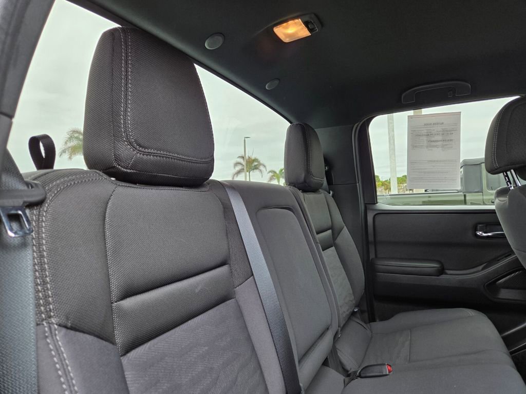 Used 2023 Nissan Frontier SV w/ Midnight Edition Package image 14