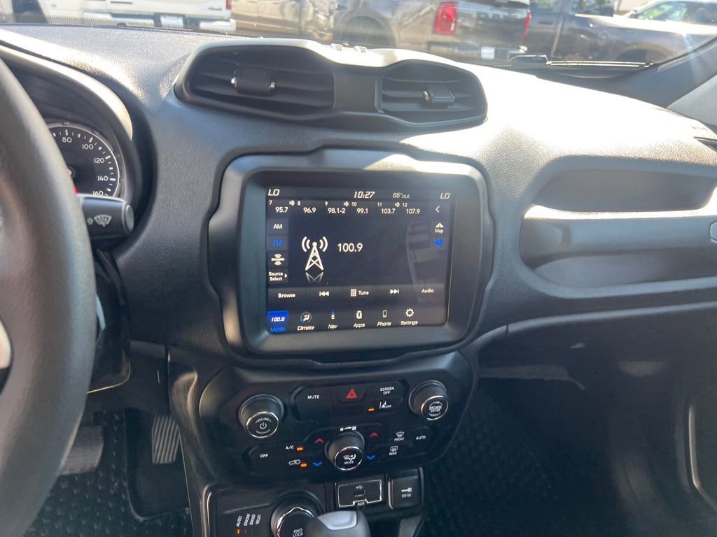 Used 2023 Jeep Renegade Latitude w/ Sun & Fun Group image 19