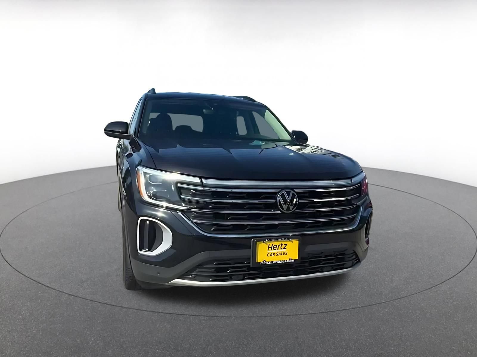 Used 2024 Volkswagen Atlas SE AWD/4WD image 3