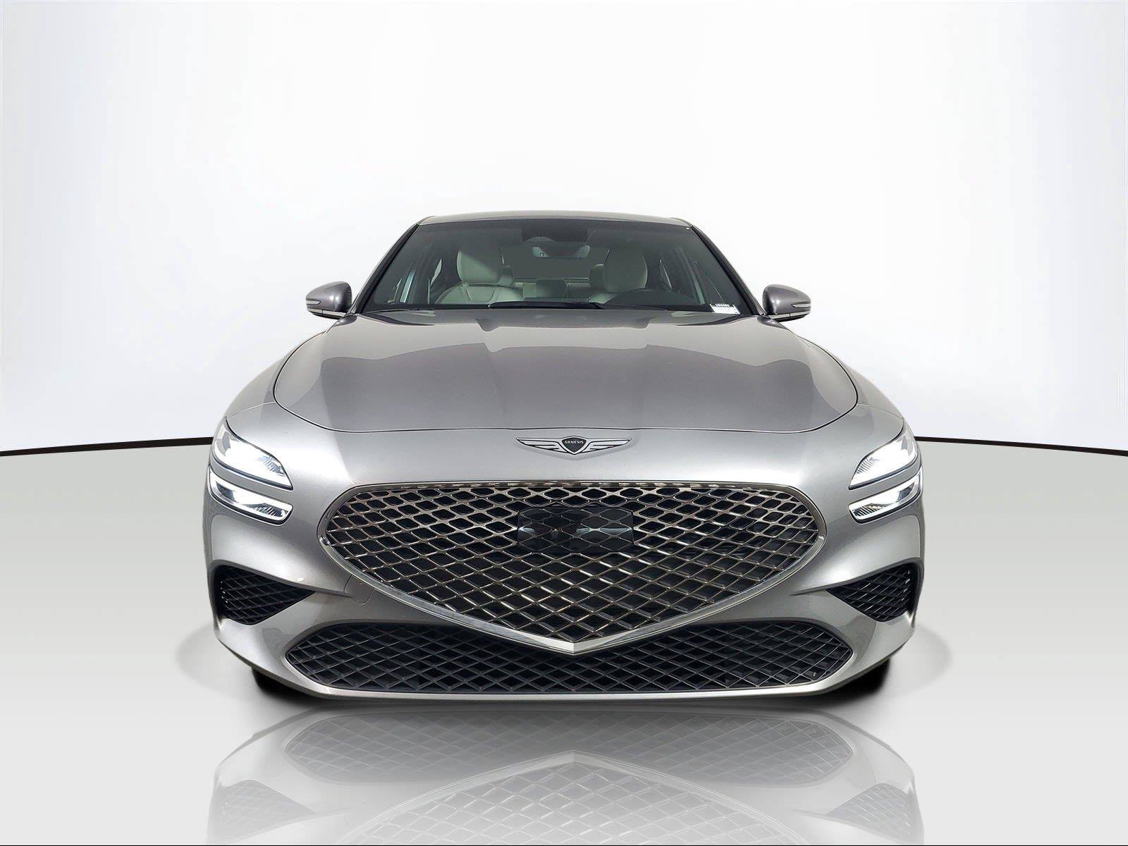 Used 2025 Genesis G70 2.5T RWD image 2