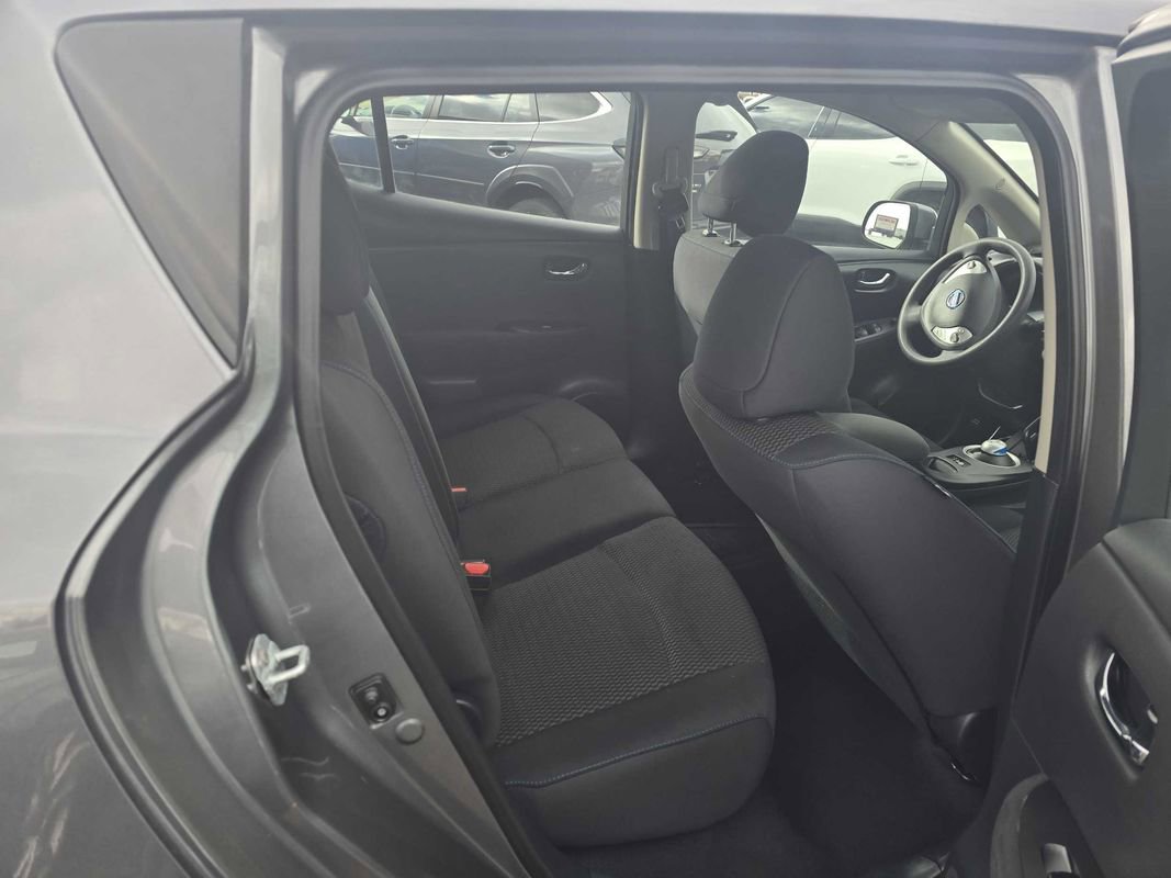 Used 2017 Nissan Leaf S image 28