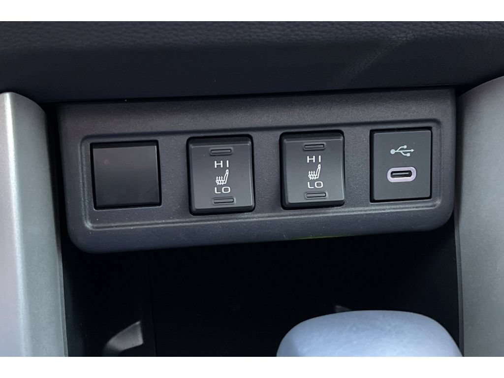 Used 2024 Toyota Corolla Cross XLE w/ Convenience Package FWD image 31