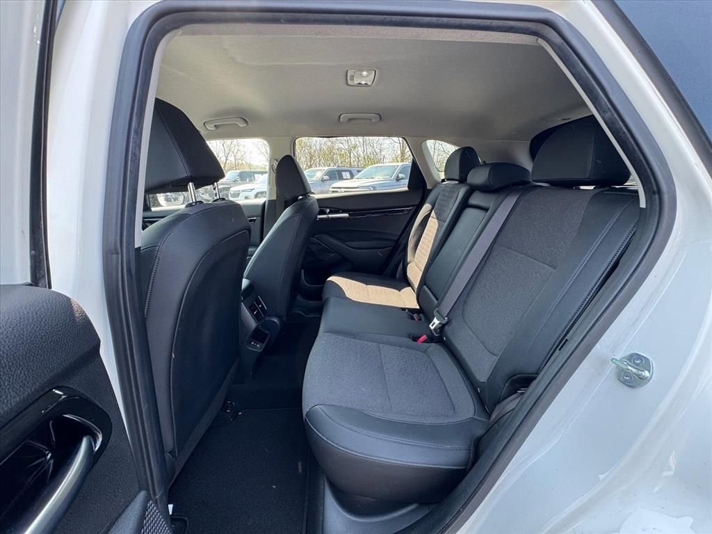 Used 2024 Kia Seltos X-Line image 12
