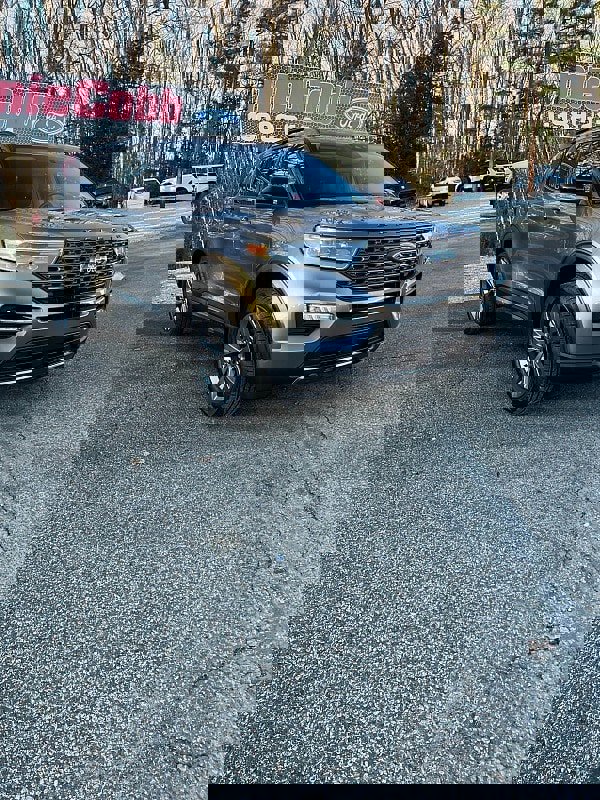 Used 2022 Ford Explorer XLT w/ Equipment Group 202A