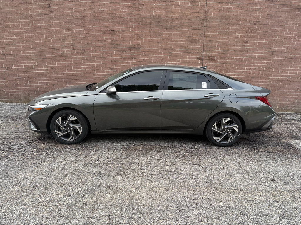 New 2026 Hyundai Elantra Limited FWD image 2