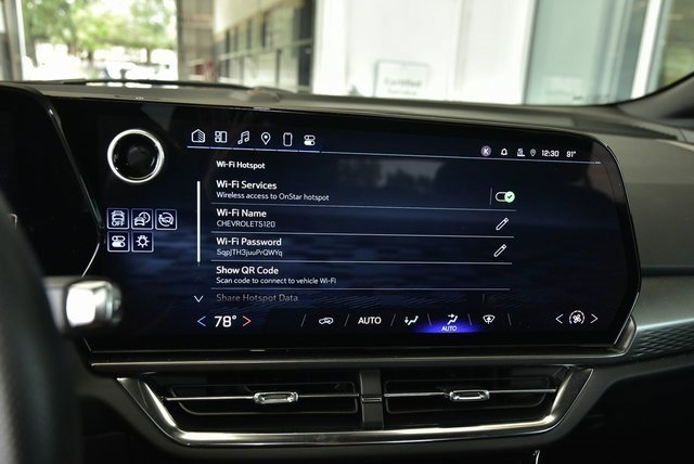 Used 2025 Chevrolet Equinox EV LT image 27