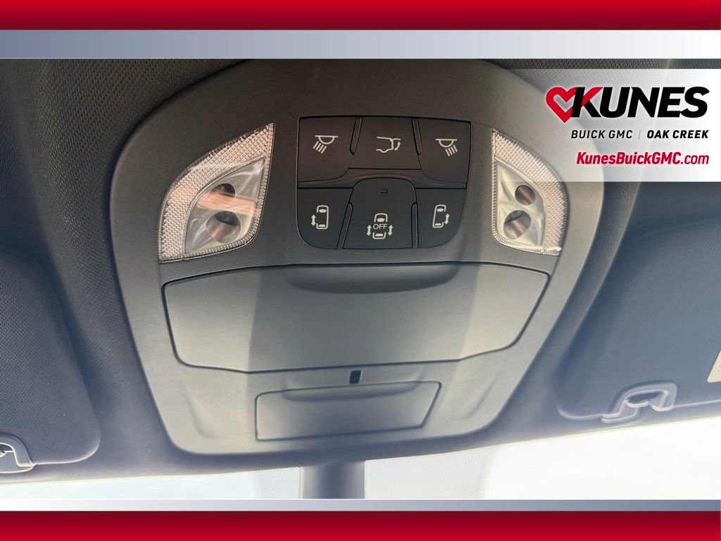 Used 2023 Chrysler Pacifica Touring FWD image 22