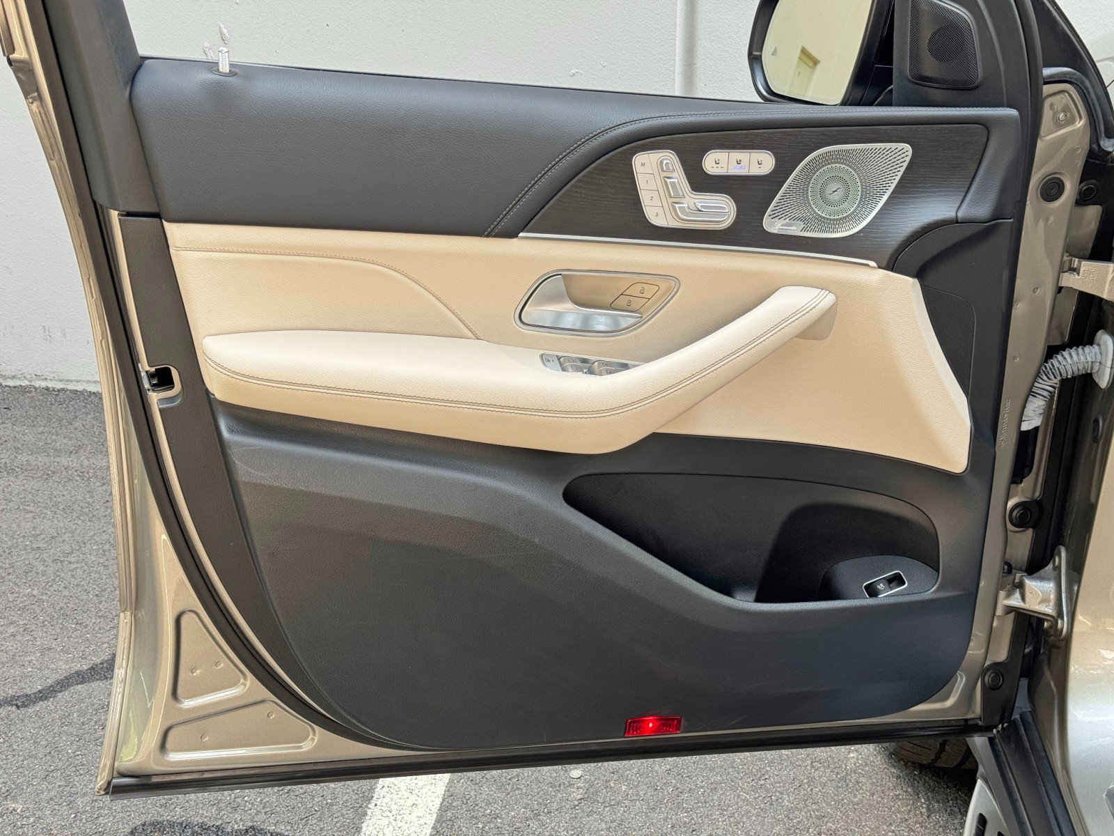 Used 2023 Mercedes-Benz GLS 450 4MATIC image 52
