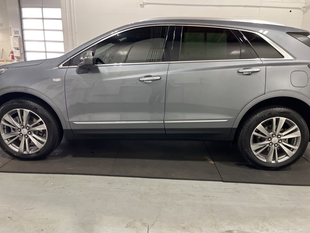 Used 2022 Cadillac XT5 Premium Luxury w/ Technology Package image 4