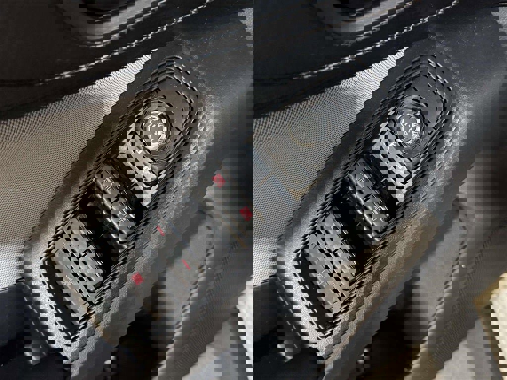 Used 2023 Subaru Crosstrek 2.0i Premium image 16