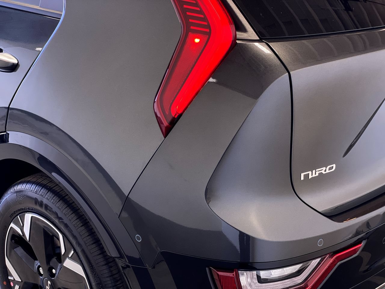 New 2026 Kia Niro Wave FWD image 9