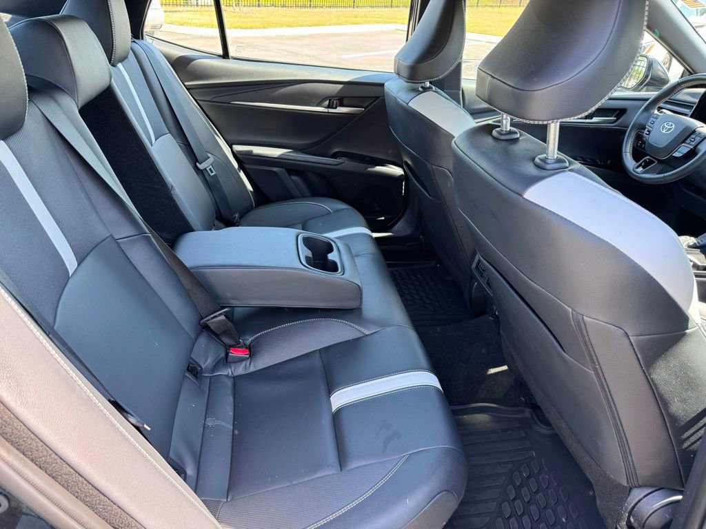 Used 2025 Toyota Camry SE w/ Convenience Package FWD image 27