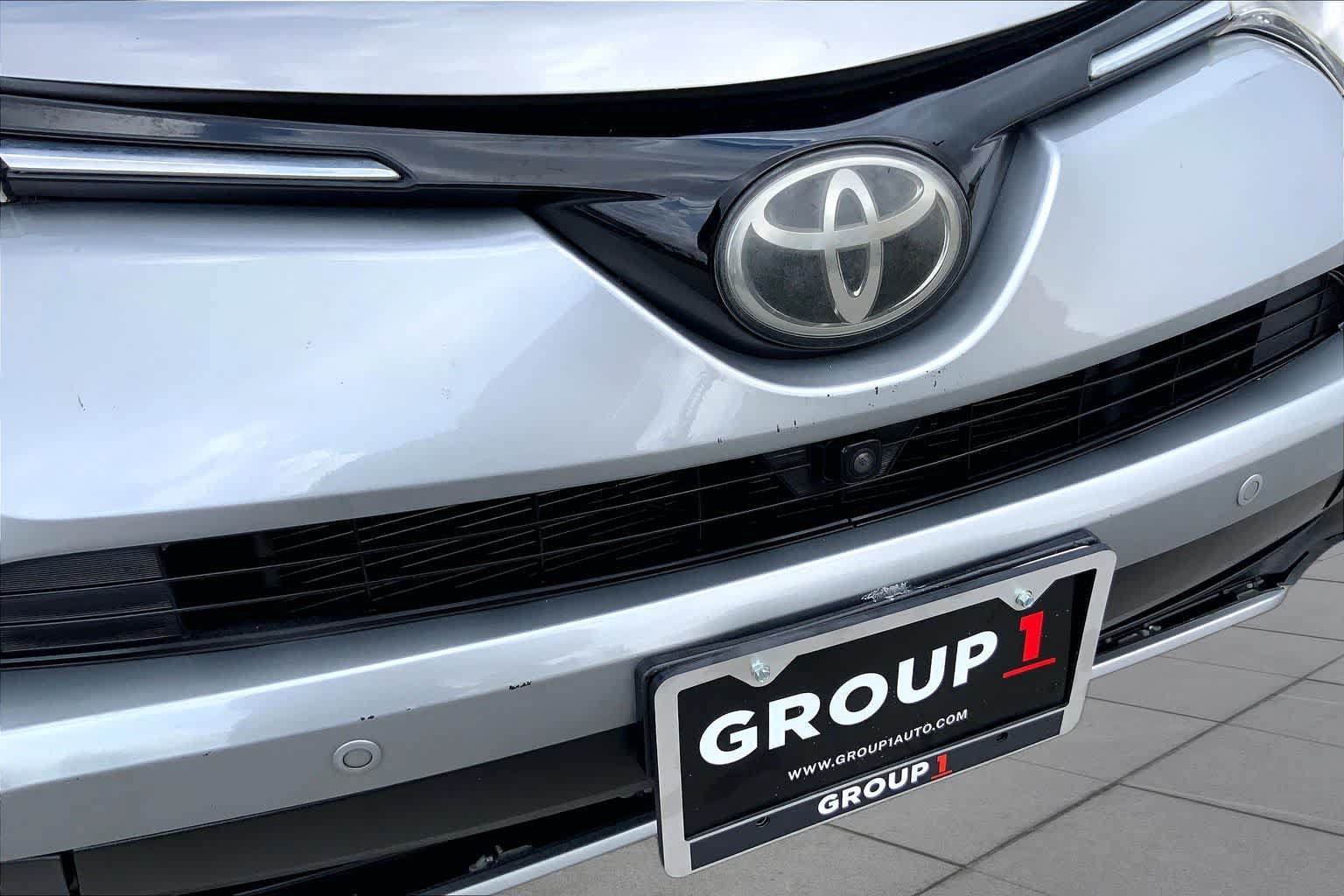 Used 2017 Toyota RAV4 Platinum AWD/4WD image 29