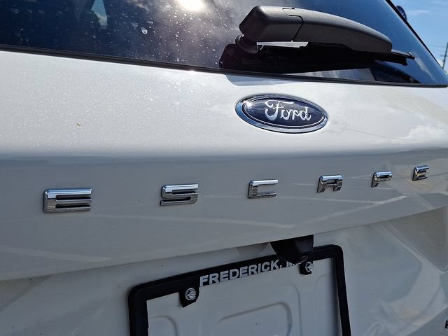 Certified 2025 Ford Escape Platinum AWD/4WD image 32