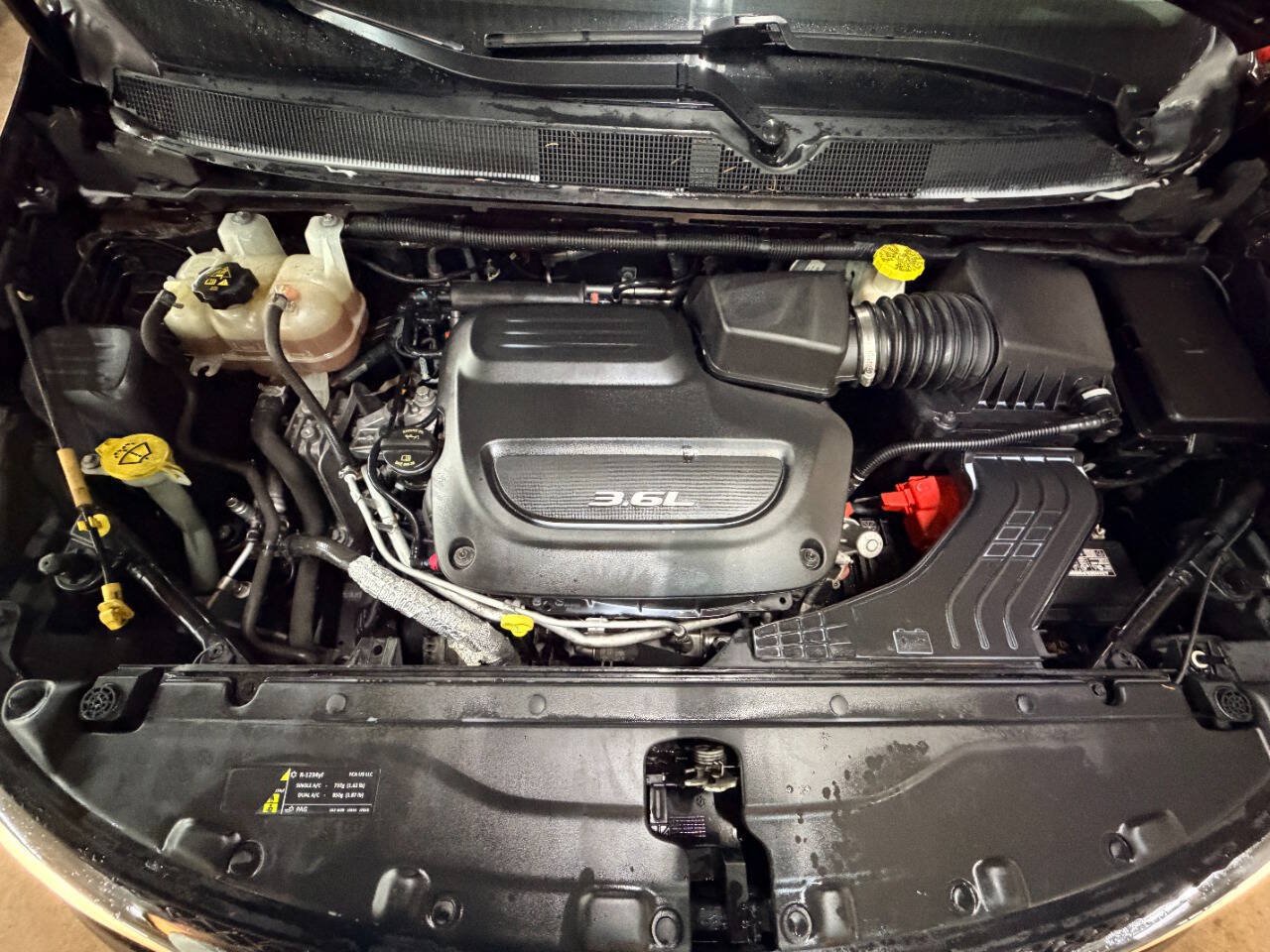Used 2017 Chrysler Pacifica Touring FWD image 28