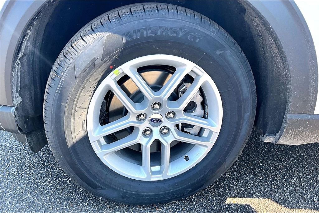 New 2026 Ford Explorer Active w/ Active Comfort Package image 12