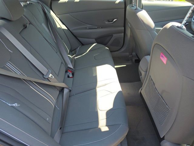 Certified 2025 Hyundai Elantra SEL image 22