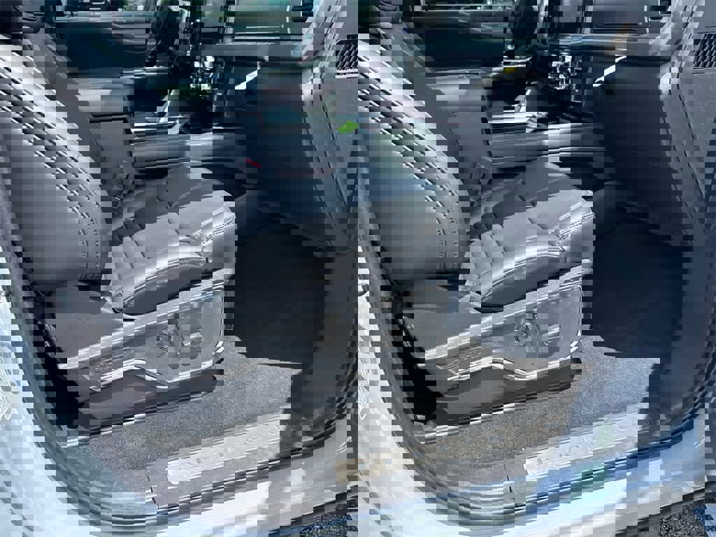 New 2025 Ford F250 Platinum image 13