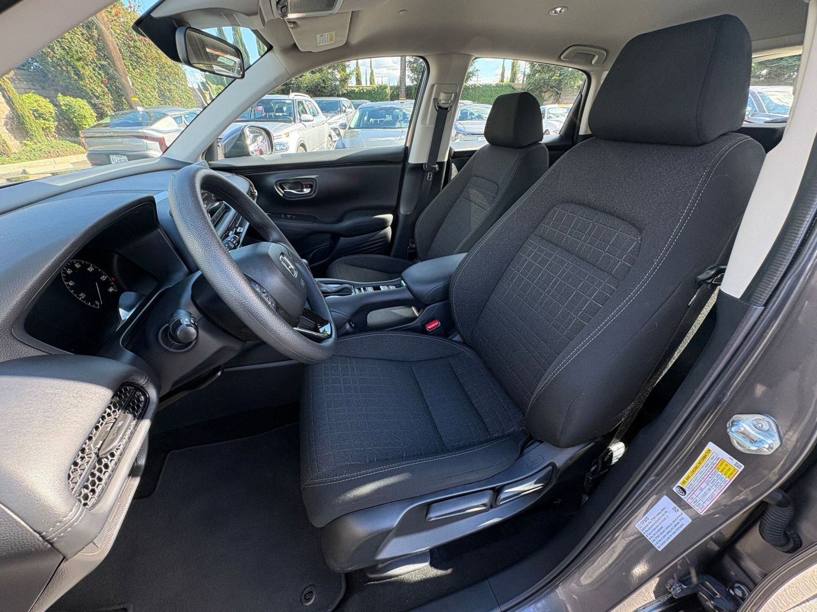 Used 2025 Honda HR-V LX image 34