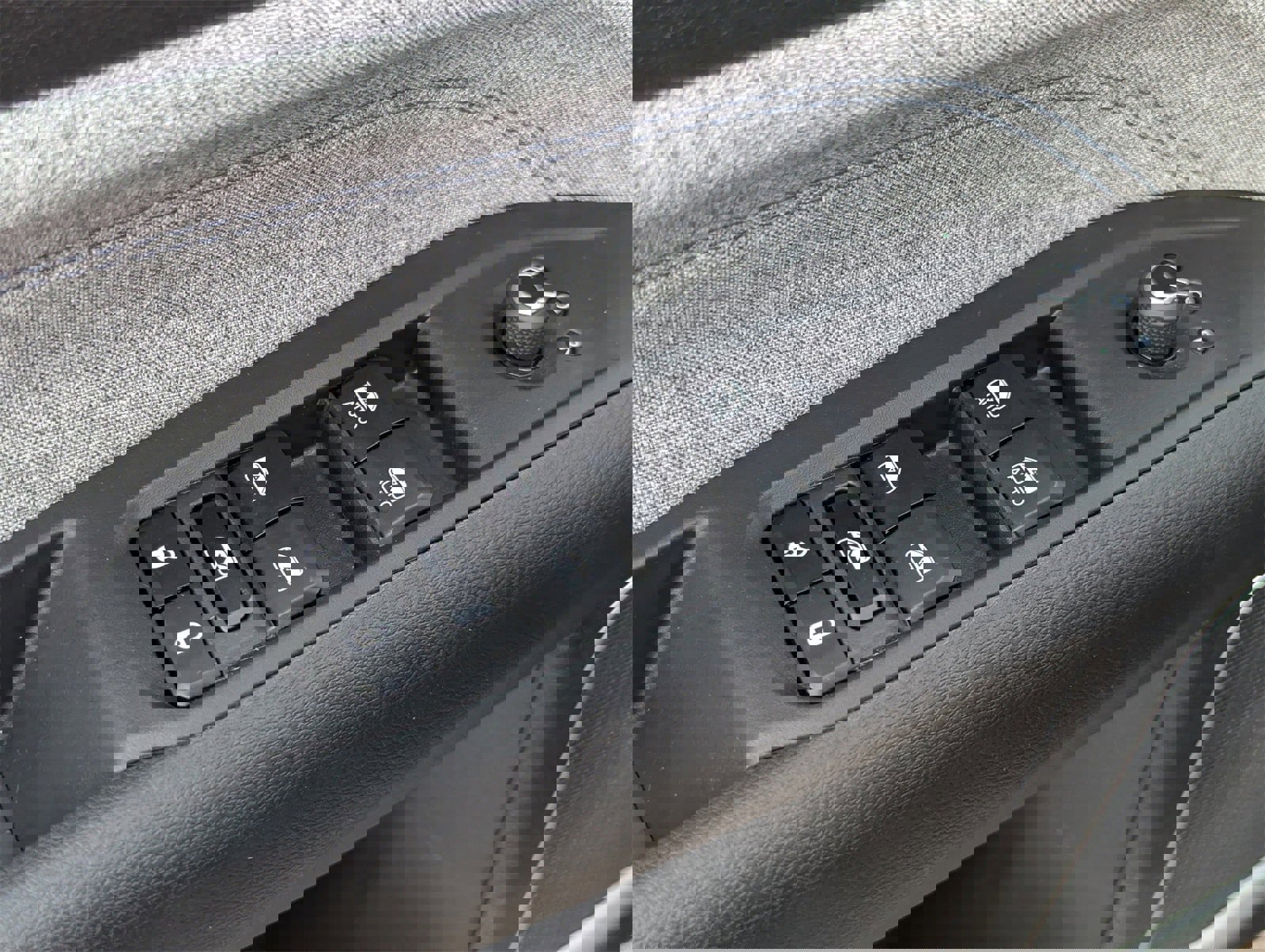 Used 2025 Jeep Compass Latitude image 19