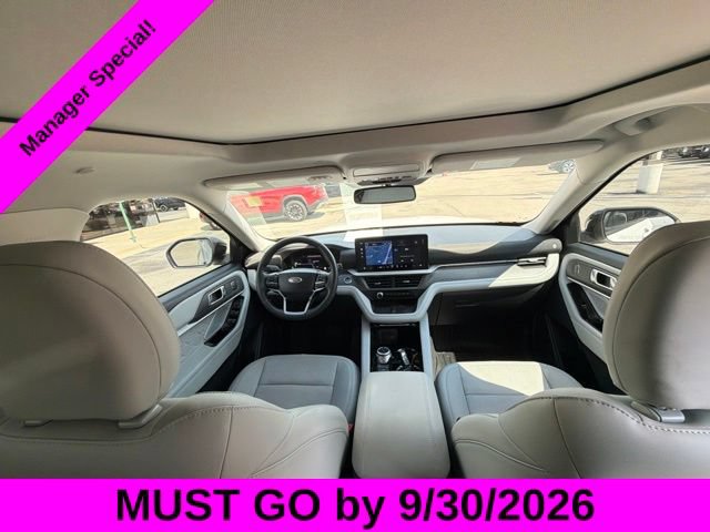 Used 2025 Ford Explorer Platinum w/ LUX Leather Package AWD/4WD image 30