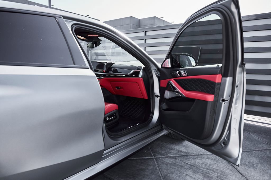 Used 2026 BMW X6 M Competition w/ Executive Package image 24