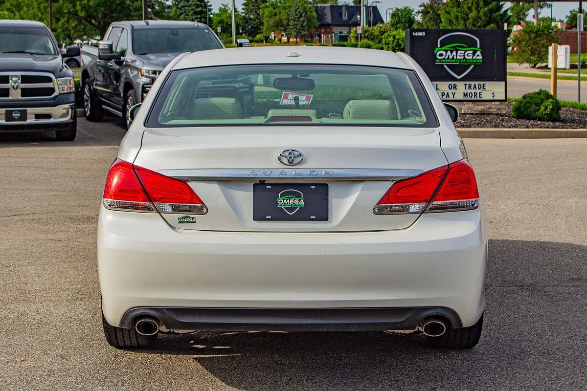 Used 2011 Toyota Avalon Limited FWD image 8