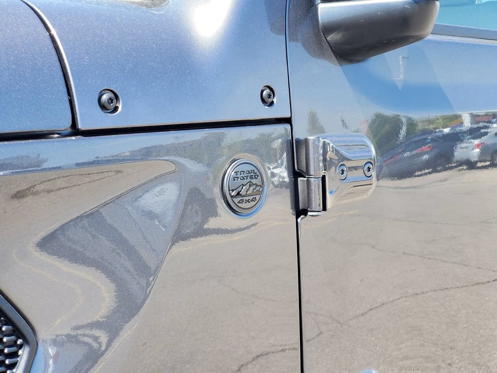 Used 2021 Jeep Gladiator Overland AWD/4WD image 9