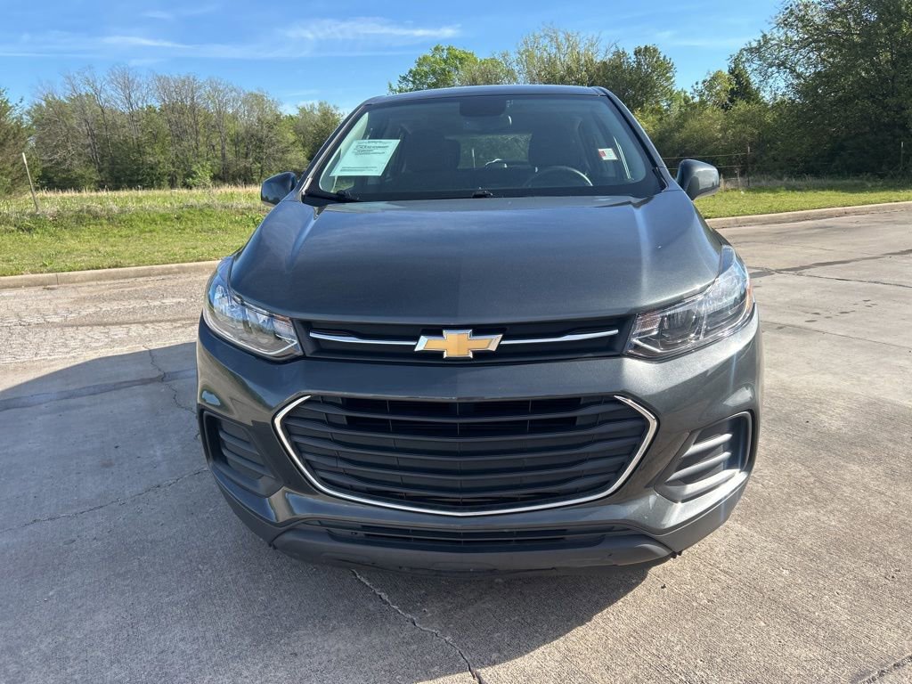 Used 2020 Chevrolet Trax LS image 2