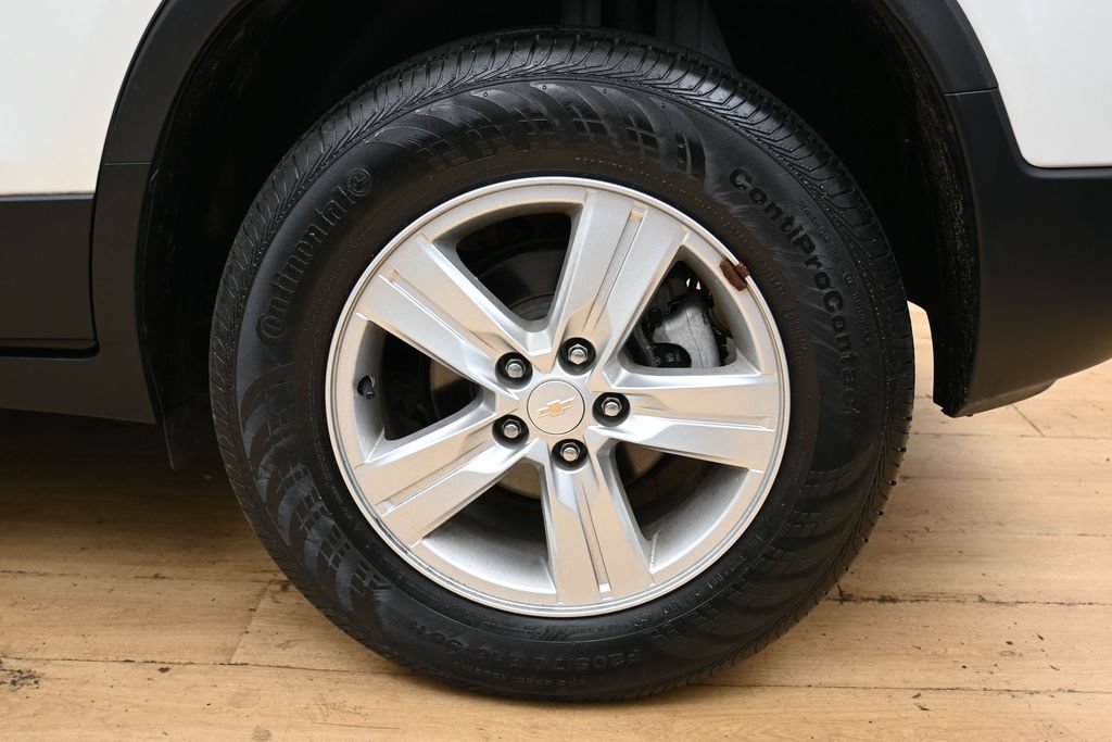 Used 2022 Chevrolet Trax LT w/ LT Convenience Package AWD/4WD image 15