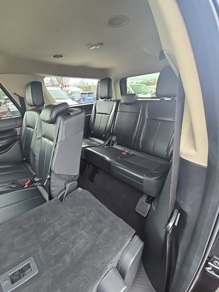 Used 2024 Ford Expedition Max XLT image 18