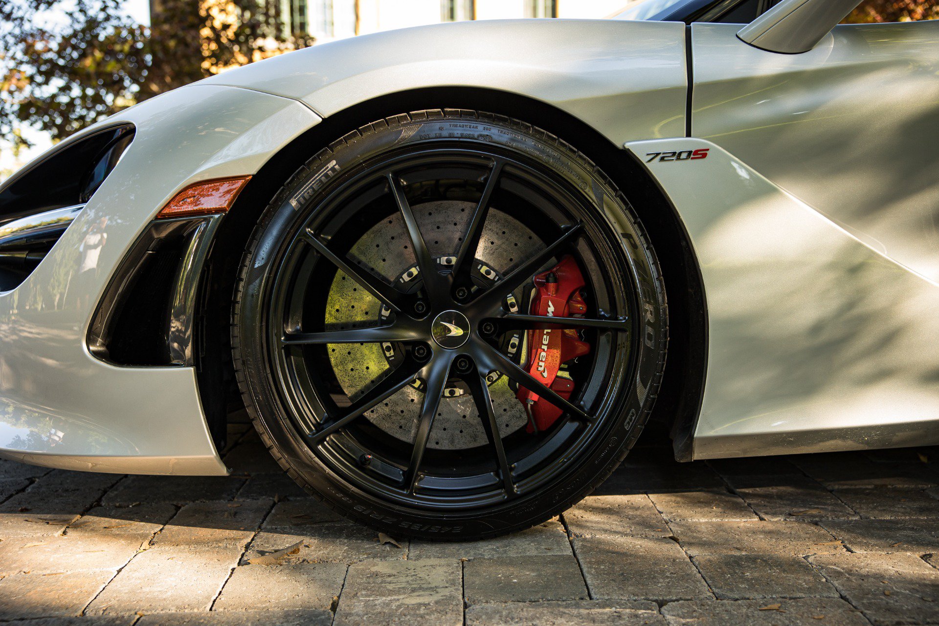 Used 2021 McLaren 720S Performance RWD image 17