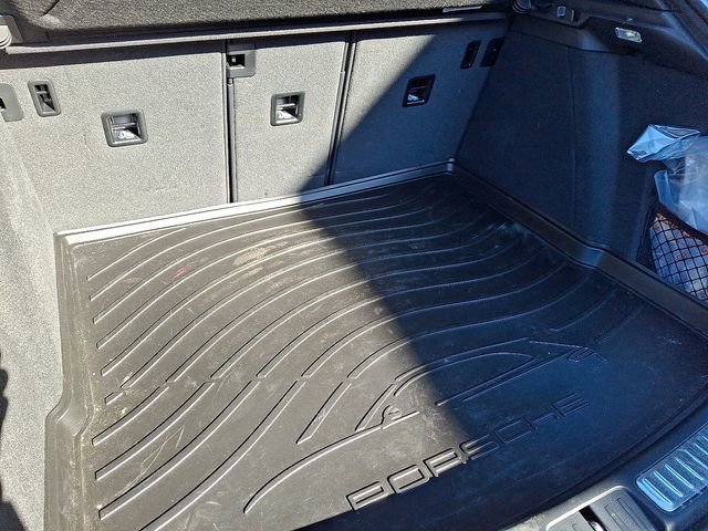 Certified 2026 Porsche Macan image 33