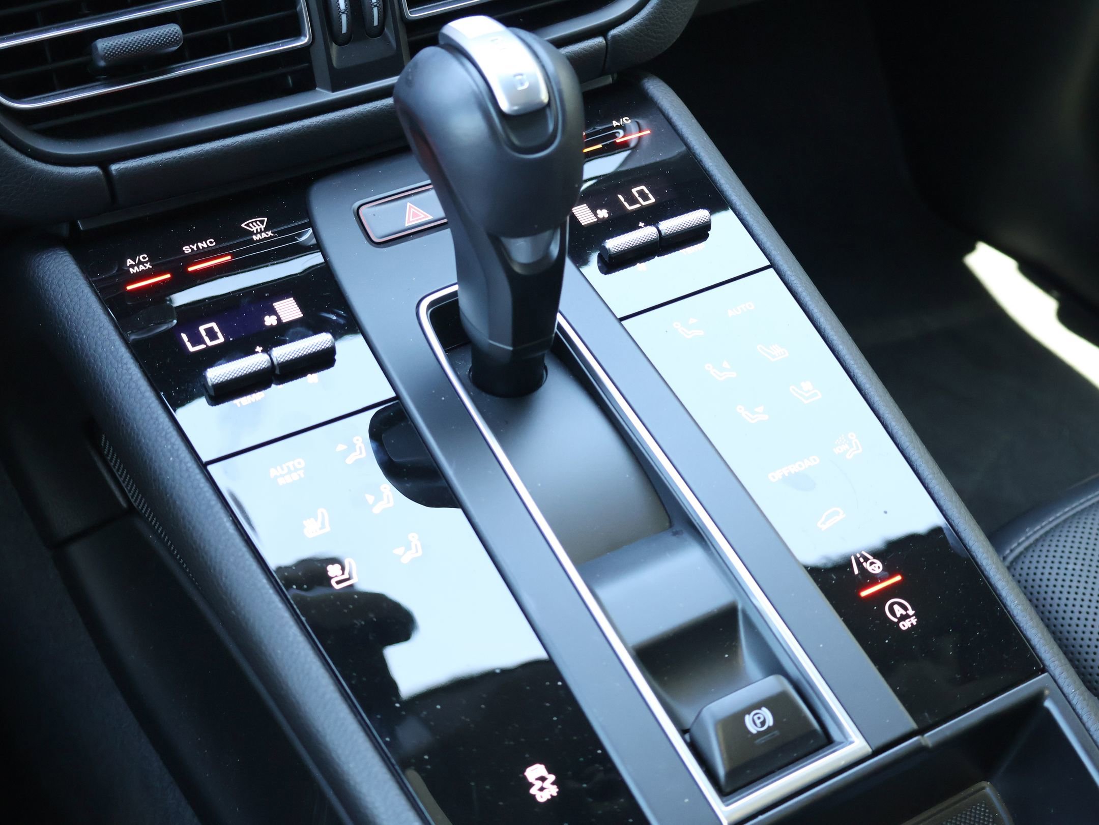 Certified 2026 Porsche Macan AWD/4WD image 21