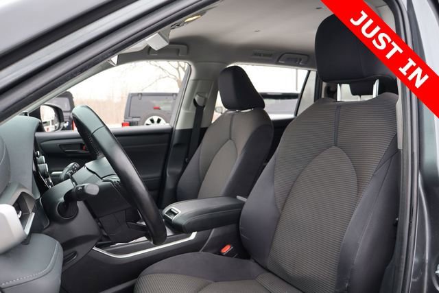 Used 2023 Toyota Highlander LE image 15