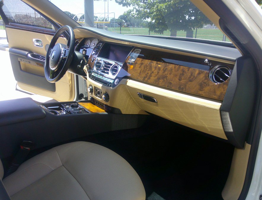 Used 2013 Rolls-Royce Ghost RWD image 93