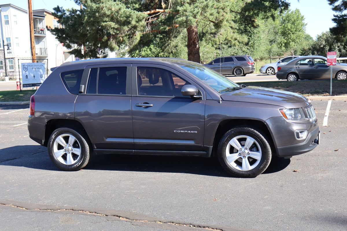 Used 2016 Jeep Compass High Altitude AWD/4WD image 2
