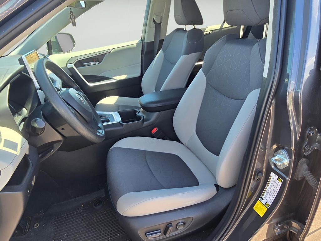 Used 2024 Toyota RAV4 XLE image 12