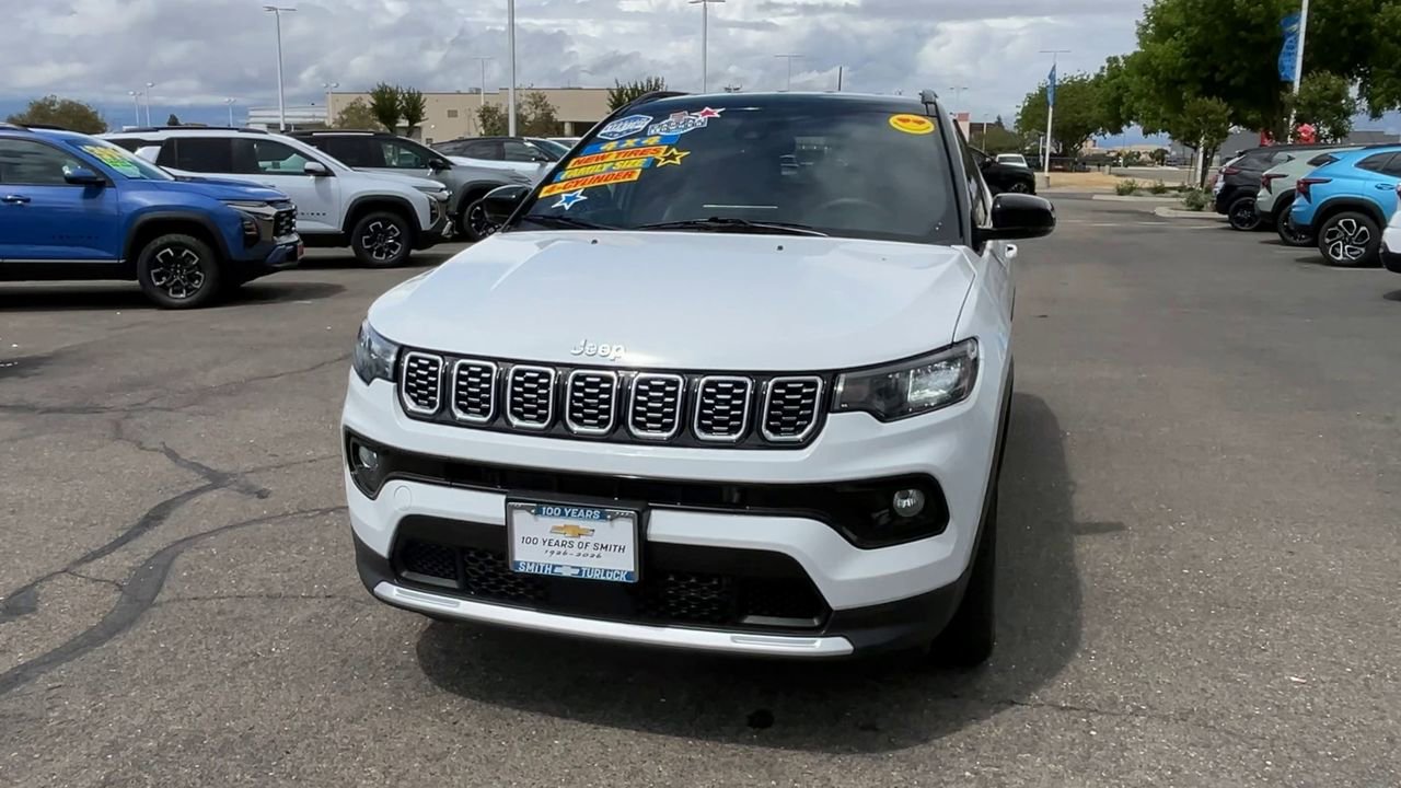 Used 2025 Jeep Compass Limited AWD/4WD image 2