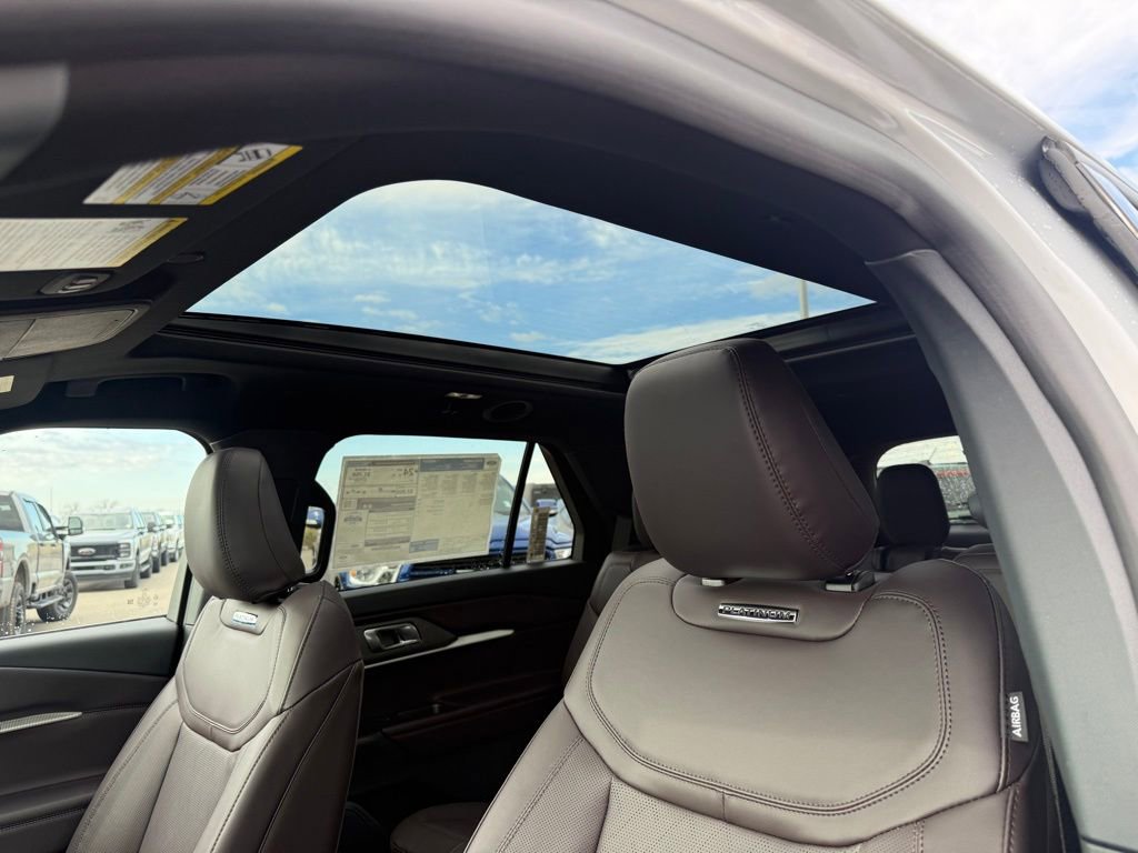 New 2026 Ford Explorer Platinum image 6