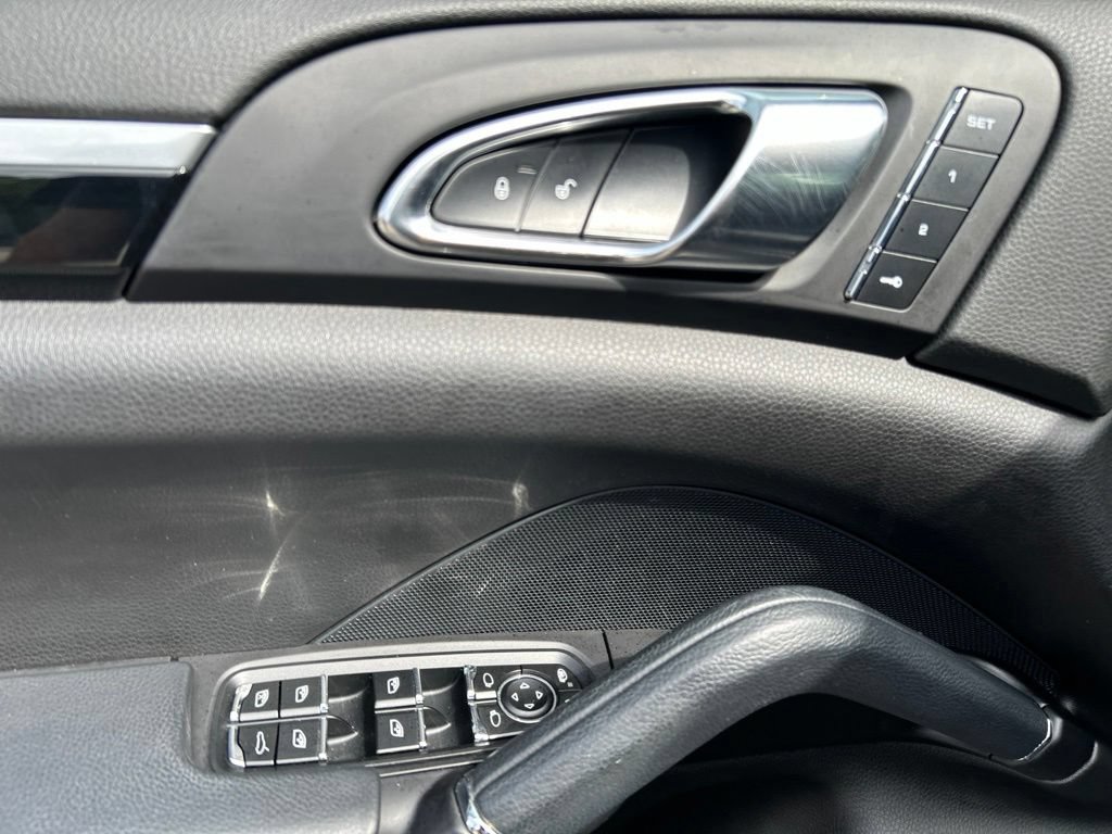 Used 2016 Porsche Cayenne AWD/4WD image 14