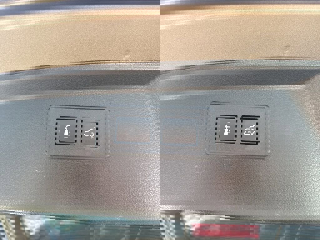 Used 2024 Subaru Outback Premium image 23